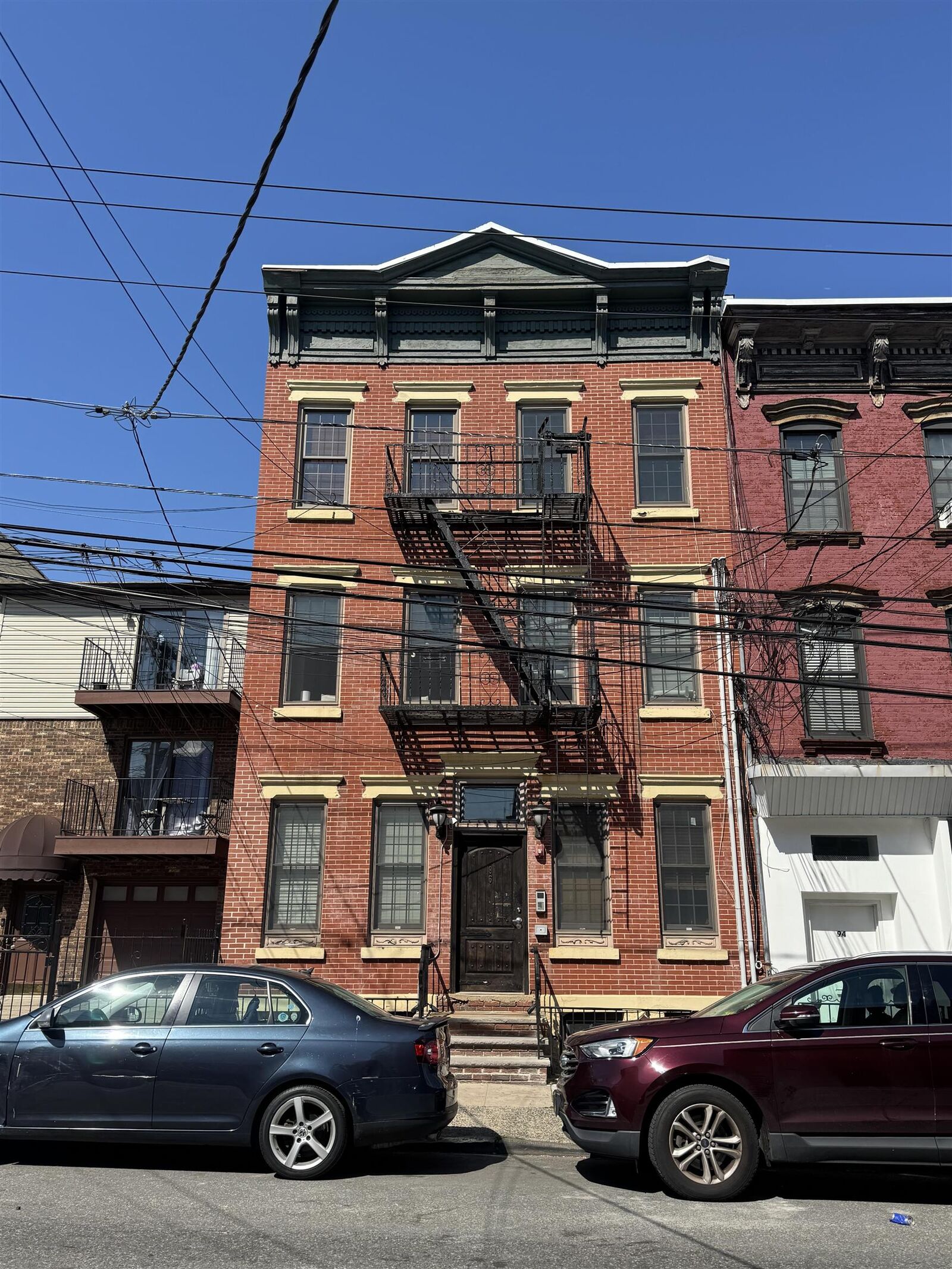 Property Photo:  96 Bowers St 2L  NJ 07307 