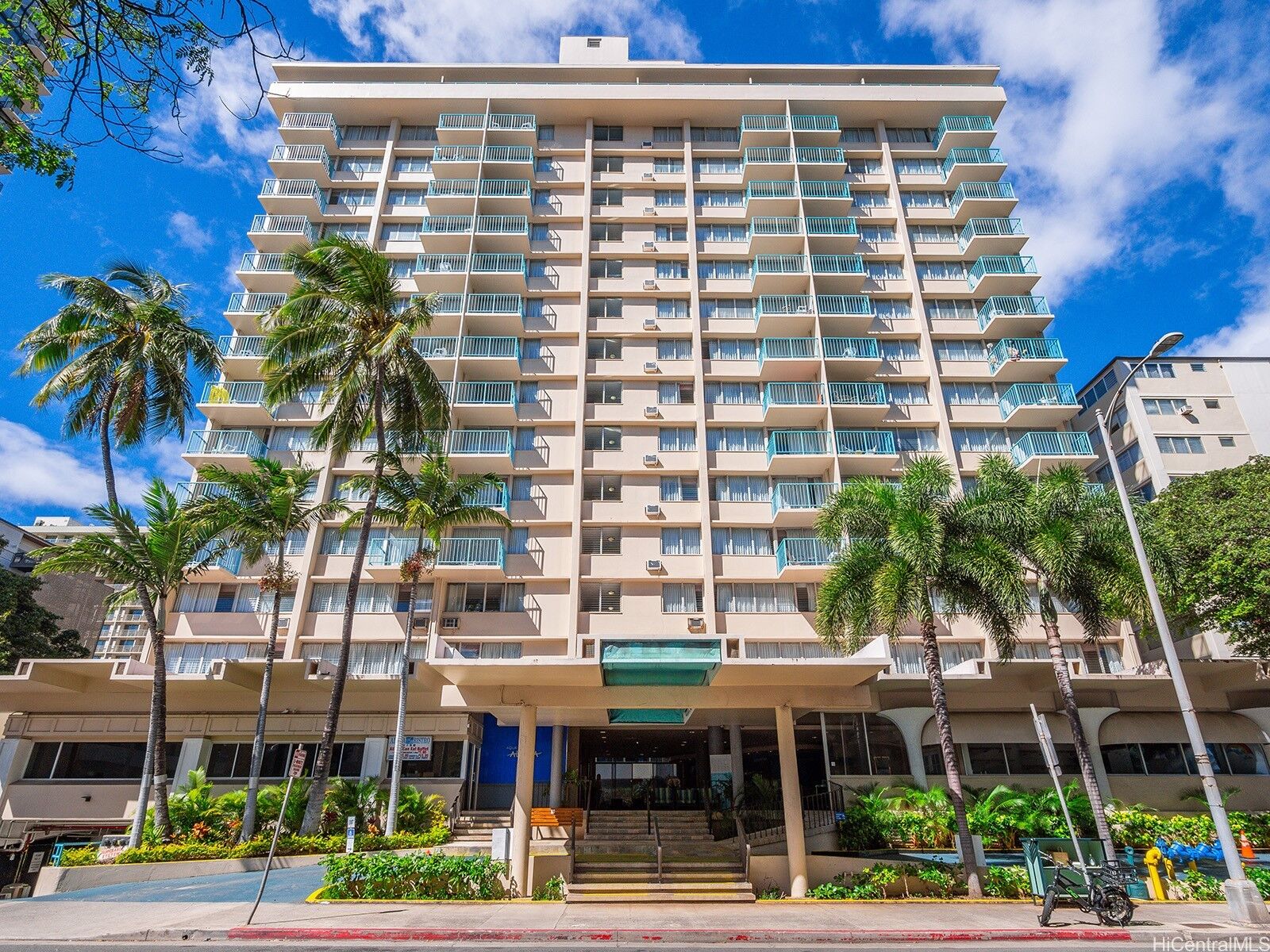 Property Photo:  444 Kanekapolei Street 600  HI 96815 