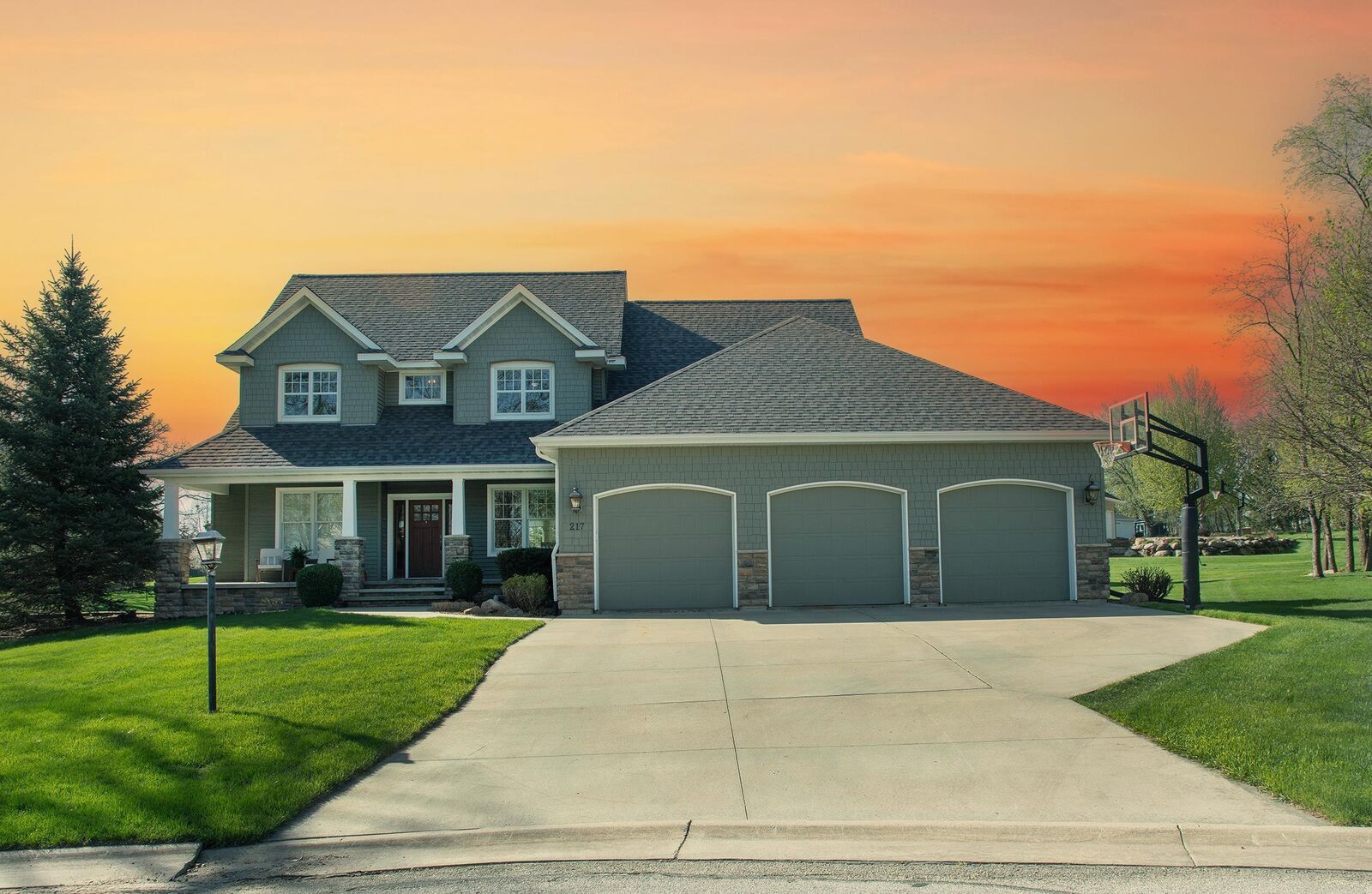 Property Photo:  217 Oak Ridge Circle Circle  IA 50677 