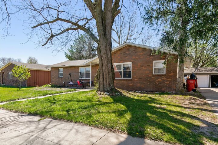 Property Photo:  1424 24th Street  IA 50010 