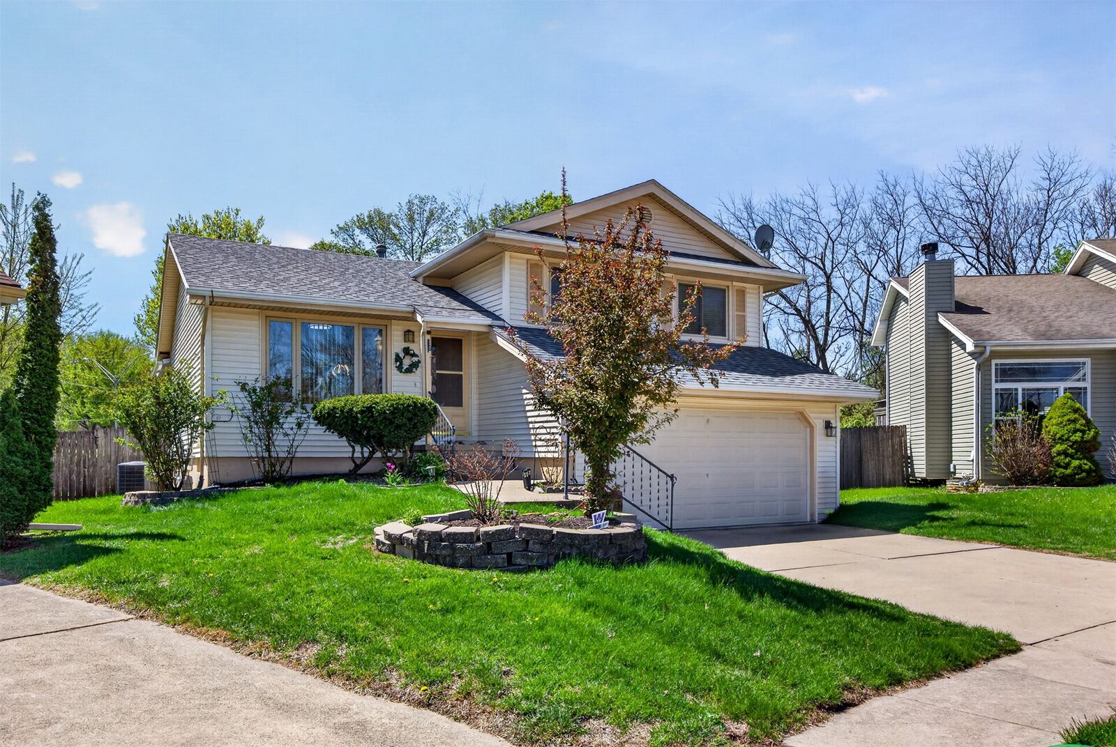 Property Photo:  3860 92nd Circle  IA 50322 