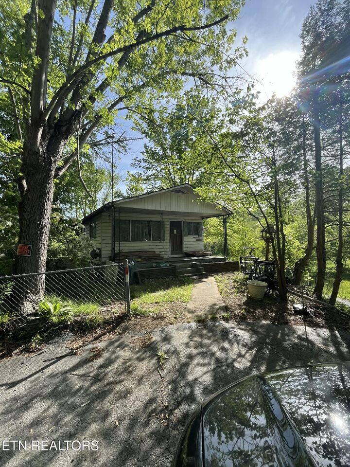 Property Photo:  824 River Divide Rd  TN 37876 