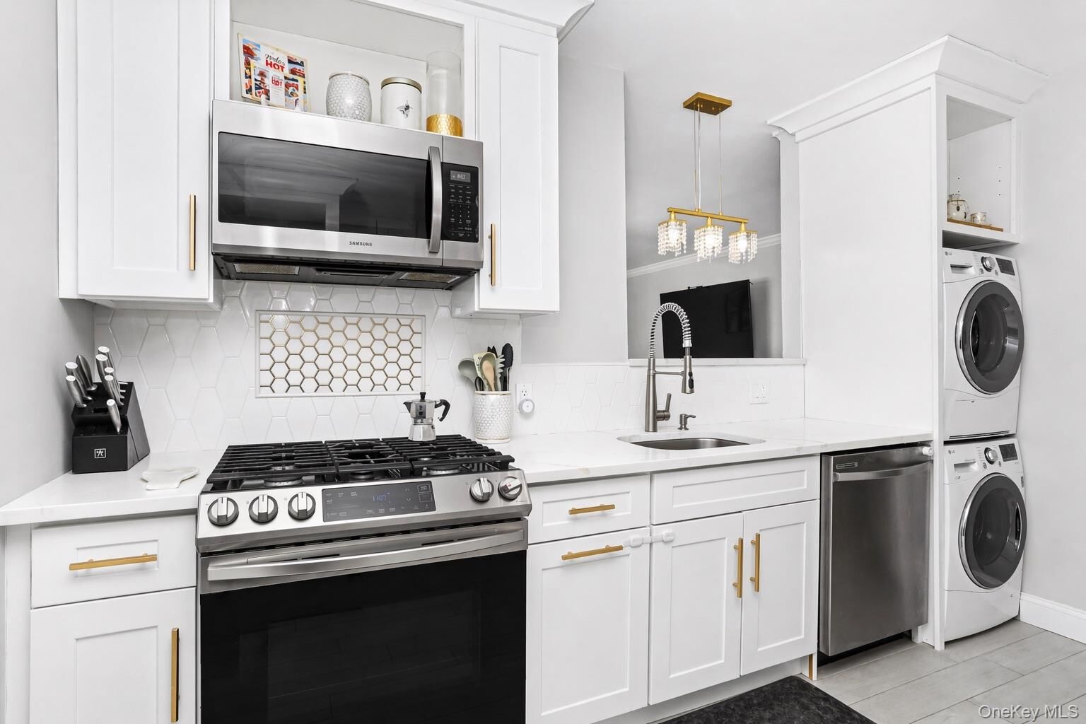 Property Photo:  76 Lawrence Court C  NY 10603 