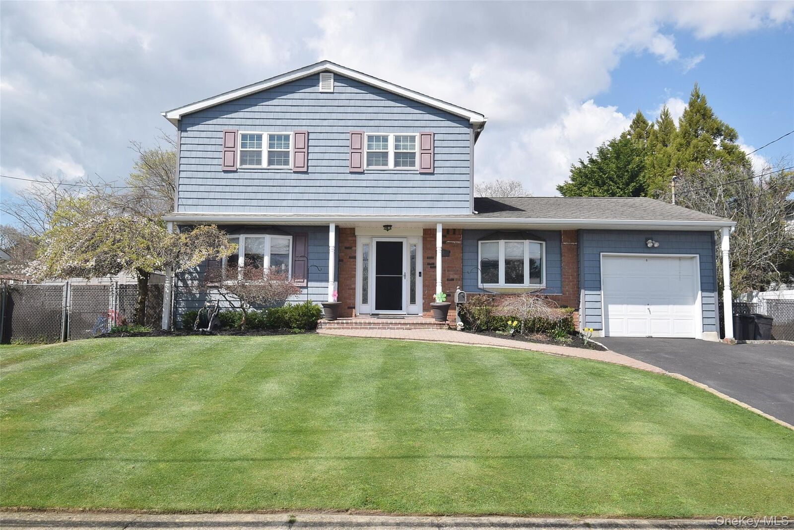 Property Photo: 32 Lagoon Place NY 11730