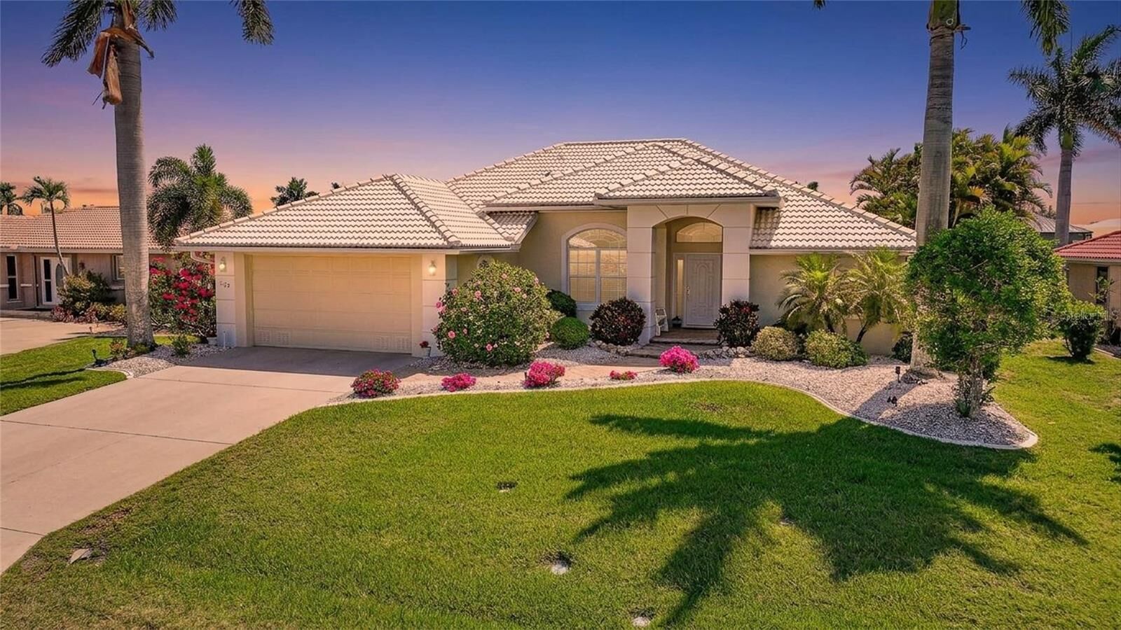 Property Photo:  1122 Mineo Drive  FL 33950 