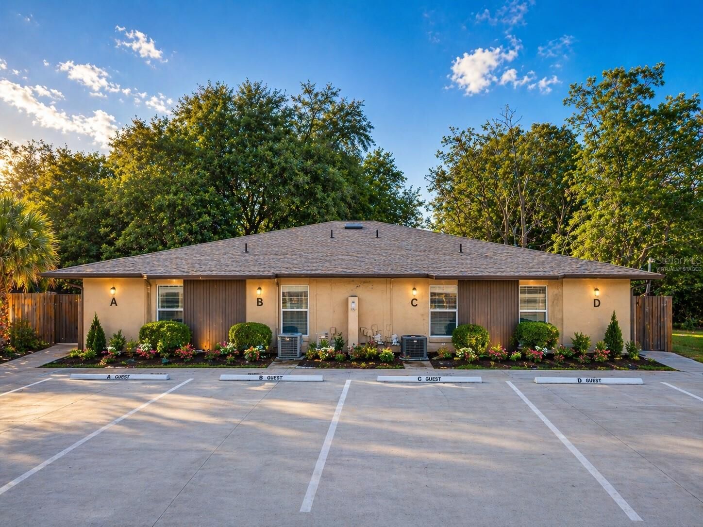 Property Photo:  2950 SE 53rd Court  FL 34480 