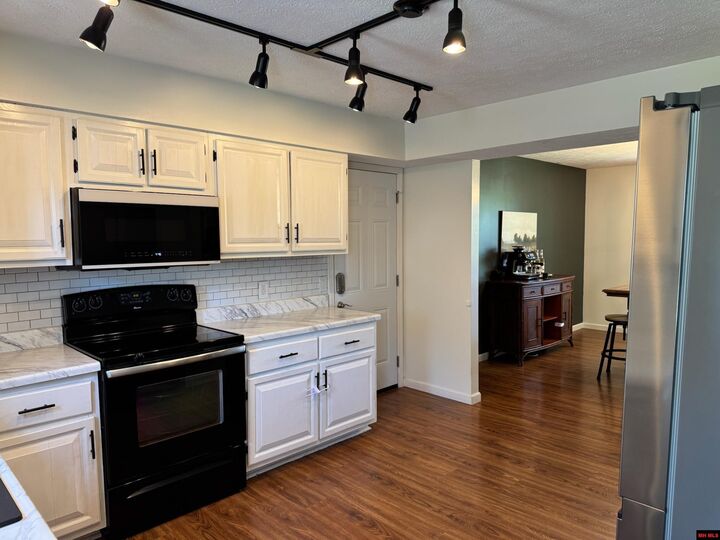 Property Photo:  195 Cr 710  AR 72635 