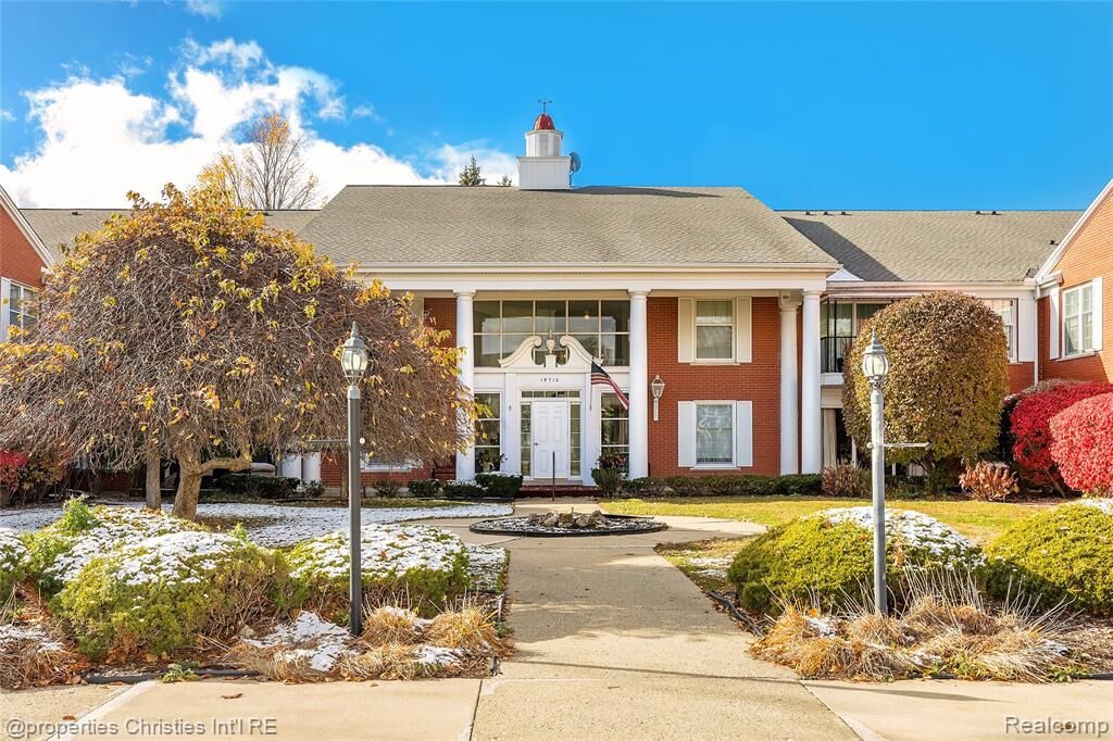 Property Photo:  19710 W 13 Mile Road 101  MI 48025 5167 