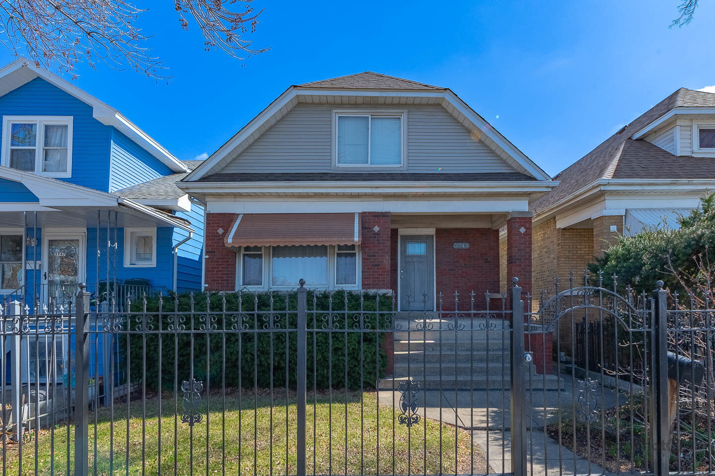 Property Photo:  3743 N Kimball Avenue  IL 60618 