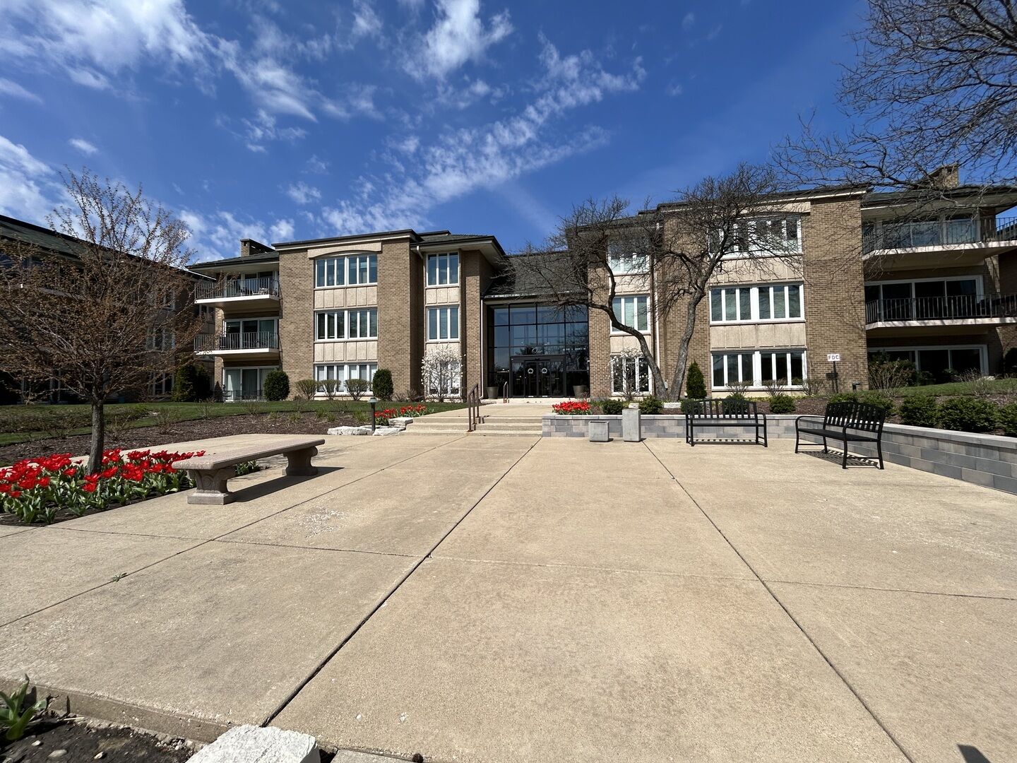 Property Photo:  1 Oak Brook Club Drive A105  IL 60523 
