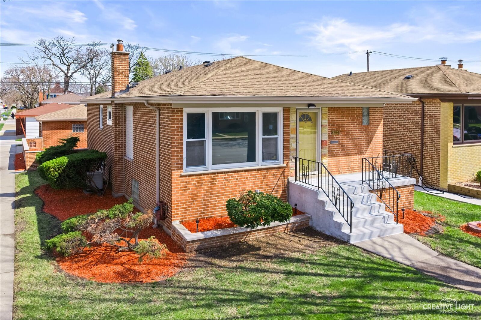 Property Photo:  11101 S Ewing Avenue  IL 60617 