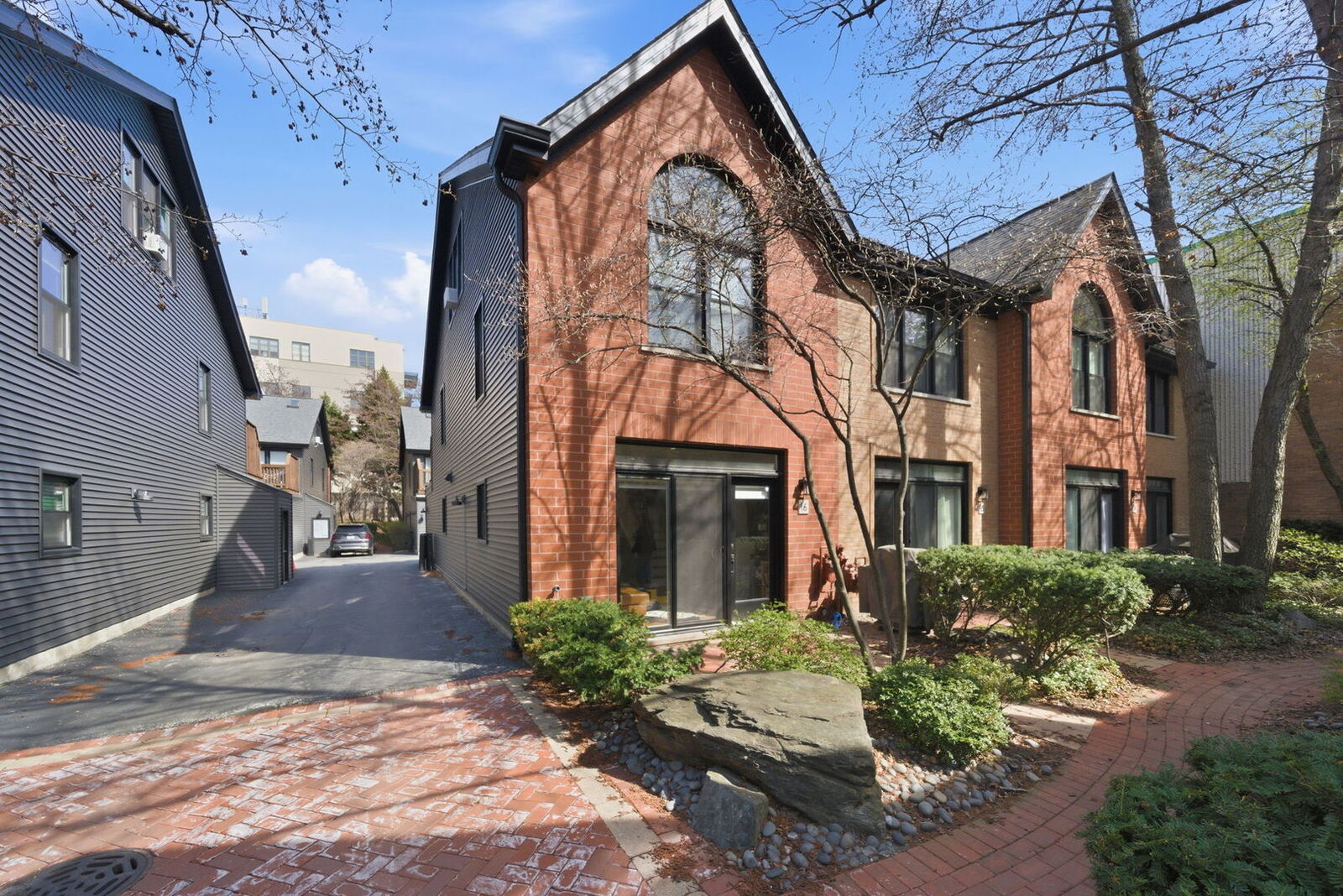 Property Photo:  1801 W Diversey Parkway 16  IL 60614 