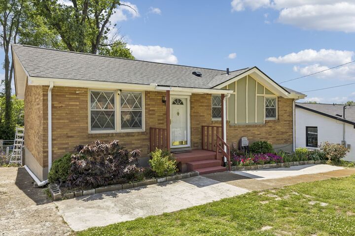 Property Photo:  261 Eisenhower Dr  TN 37211 