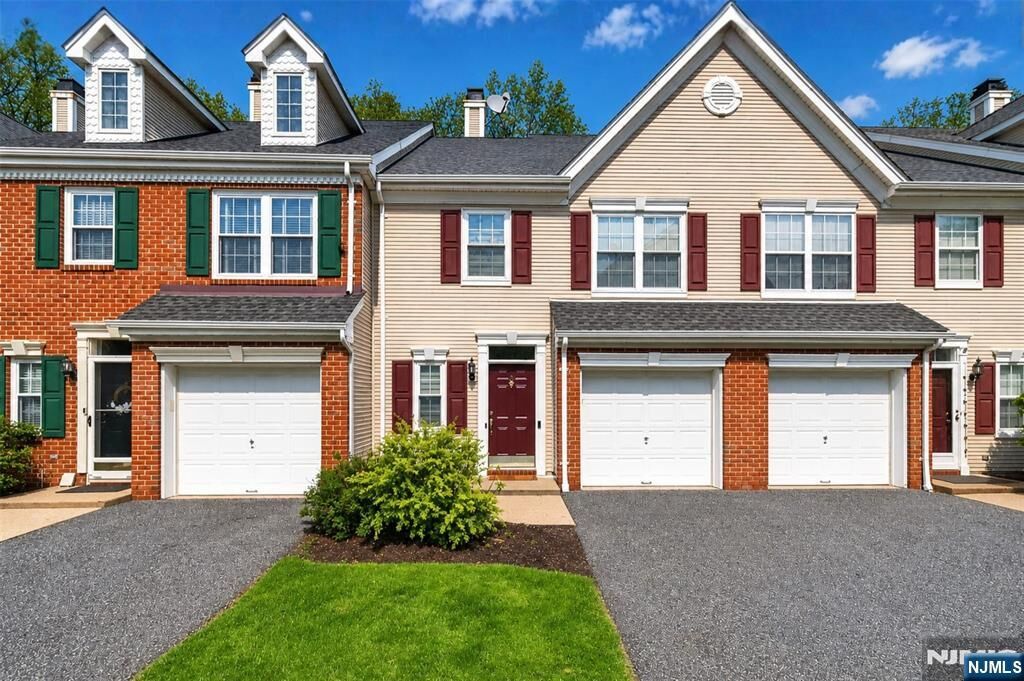 Property Photo:  75 Washington Court  NJ 07082 