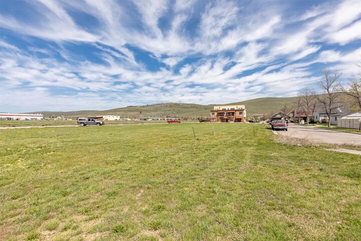 Property Photo: 4830 Kendrick Place MT 59808