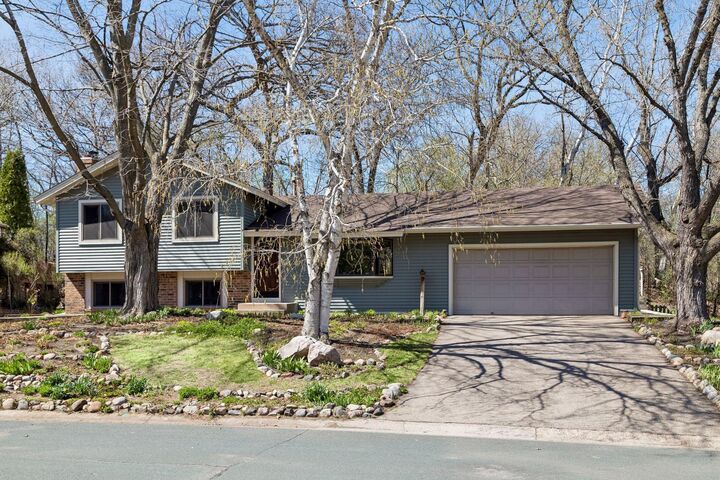 Property Photo:  1735 Hickory Hill Drive  MN 55122 