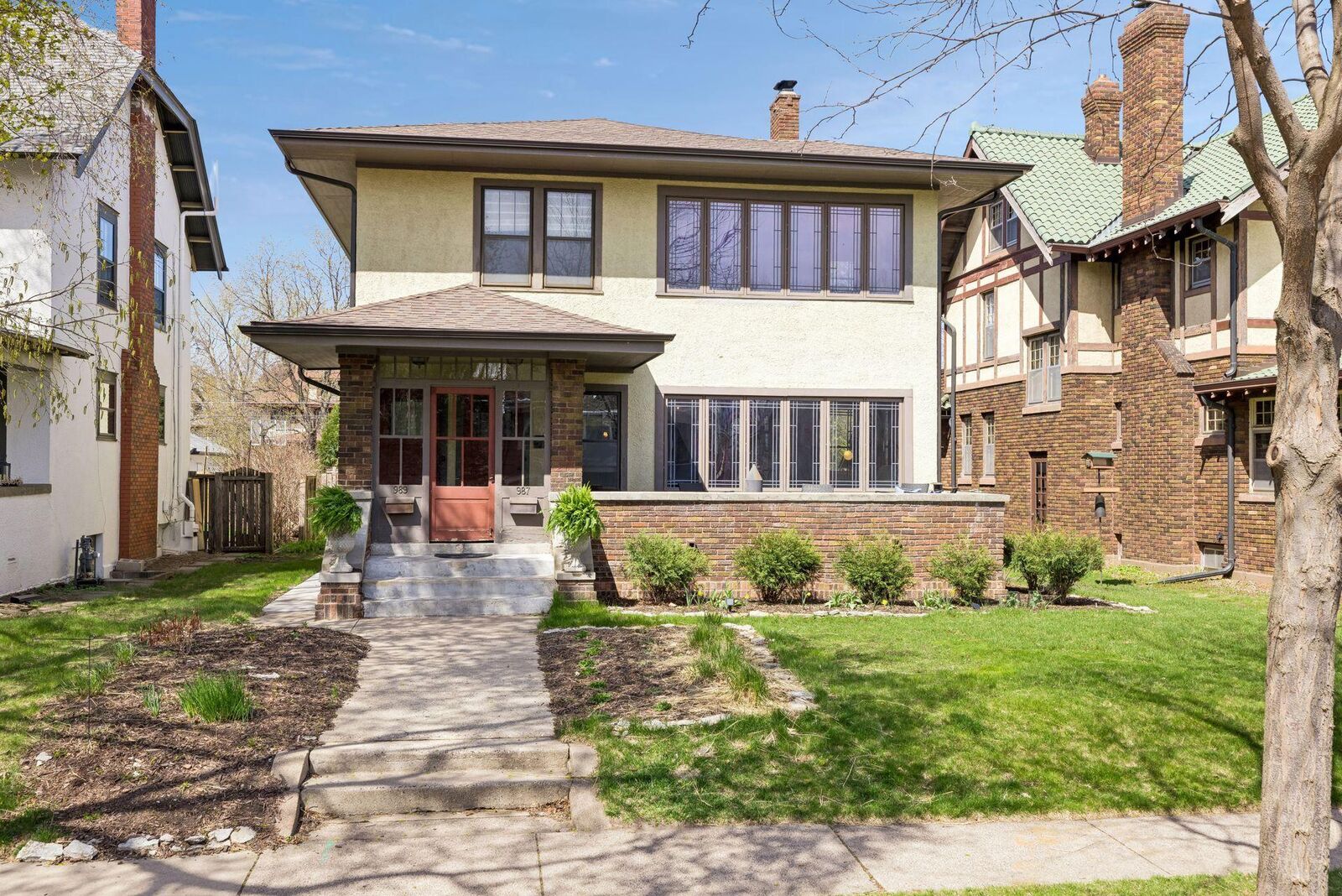 Property Photo:  987 Portland Avenue  MN 55104 