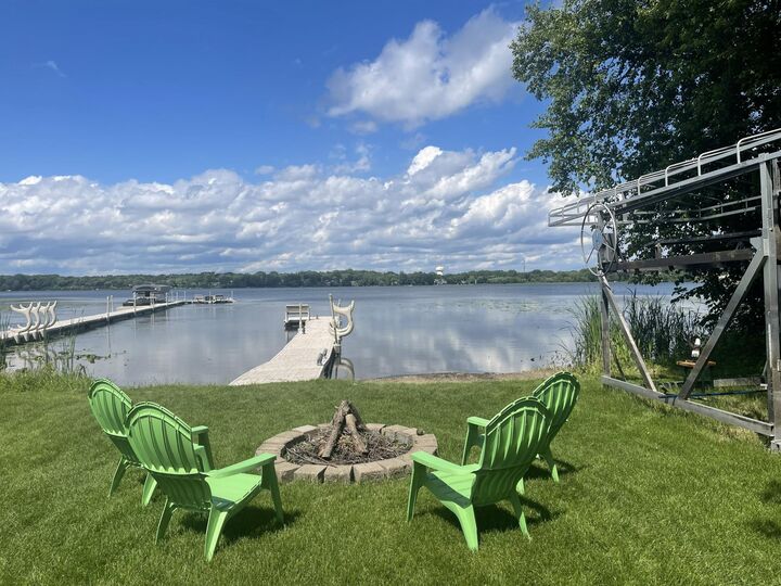 Property Photo:  100 Peninsula Road  MN 55441 