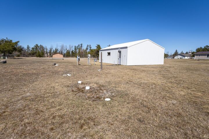 Property Photo:  2402 Tracy Court NW  MN 56601 