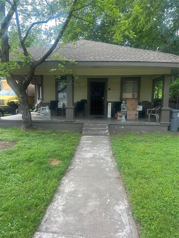 Property Photo:  2705 Warren Avenue  TX 75215 