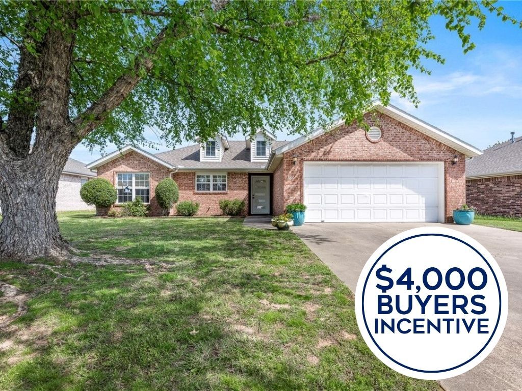 Property Photo: 3900 SW Carriageway Avenue AR 72712