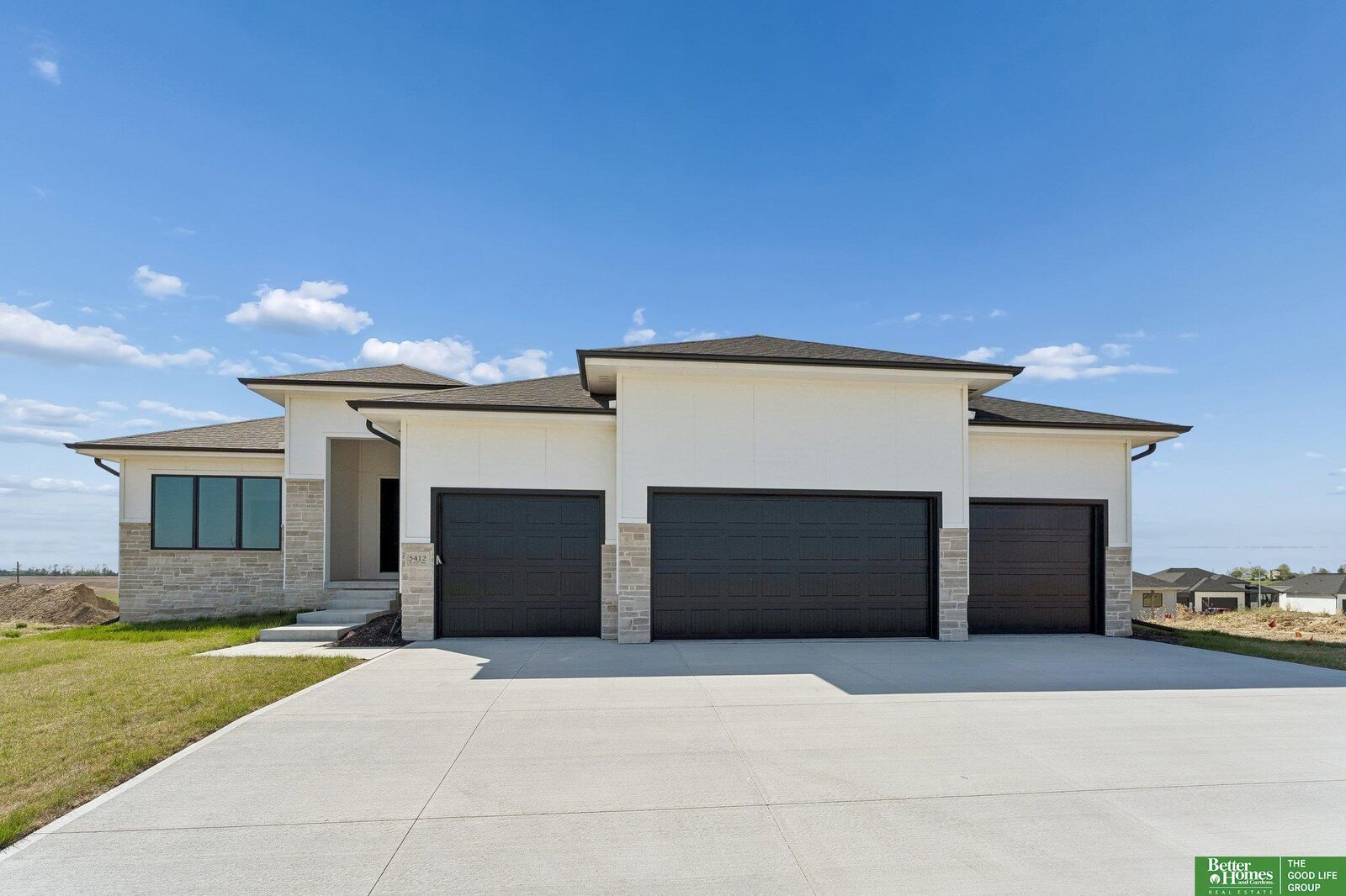 Property Photo:  5412 N 212th Avenue  NE 68022 