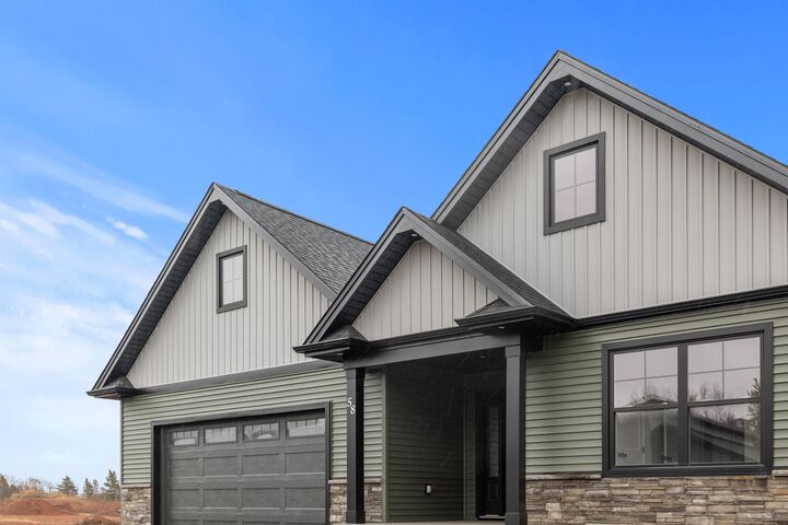Property Photo: 58 Alice Avenue PE C1C 0V4