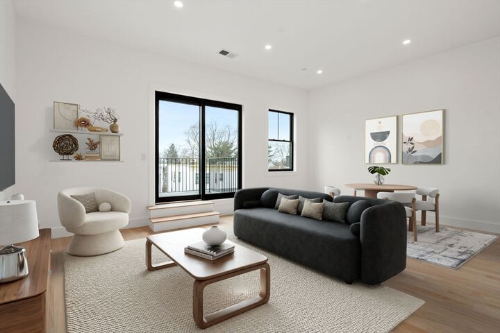 Property Photo:  52 Withington St 9  MA 02124 