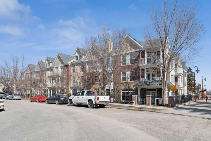 Property Photo:  3650 Marda Link SW 106  AB T2T 6G9 