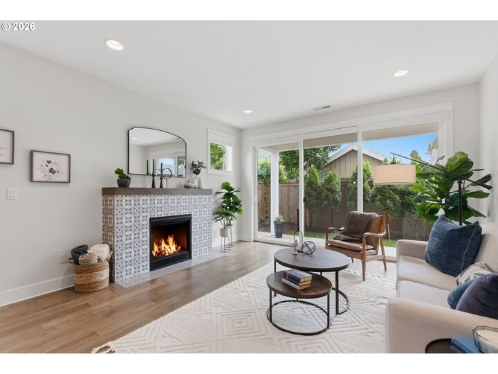 Property Photo:  7462 N Stockton Ave  OR 97203 