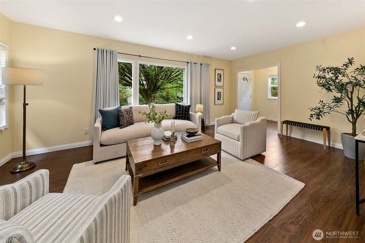 Property Photo:  954  19th Avenue E  WA 98112 