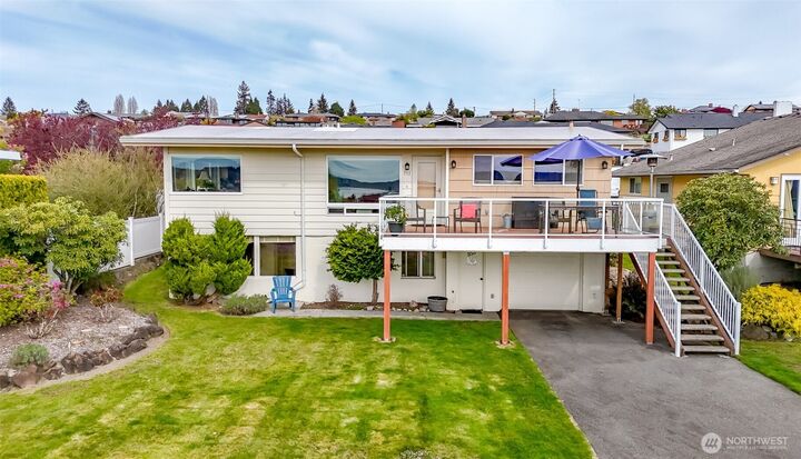 Property Photo:  953 S Mountain View Avenue  WA 98465 