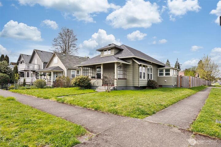 Property Photo:  931 N Tower Avenue  WA 98531 