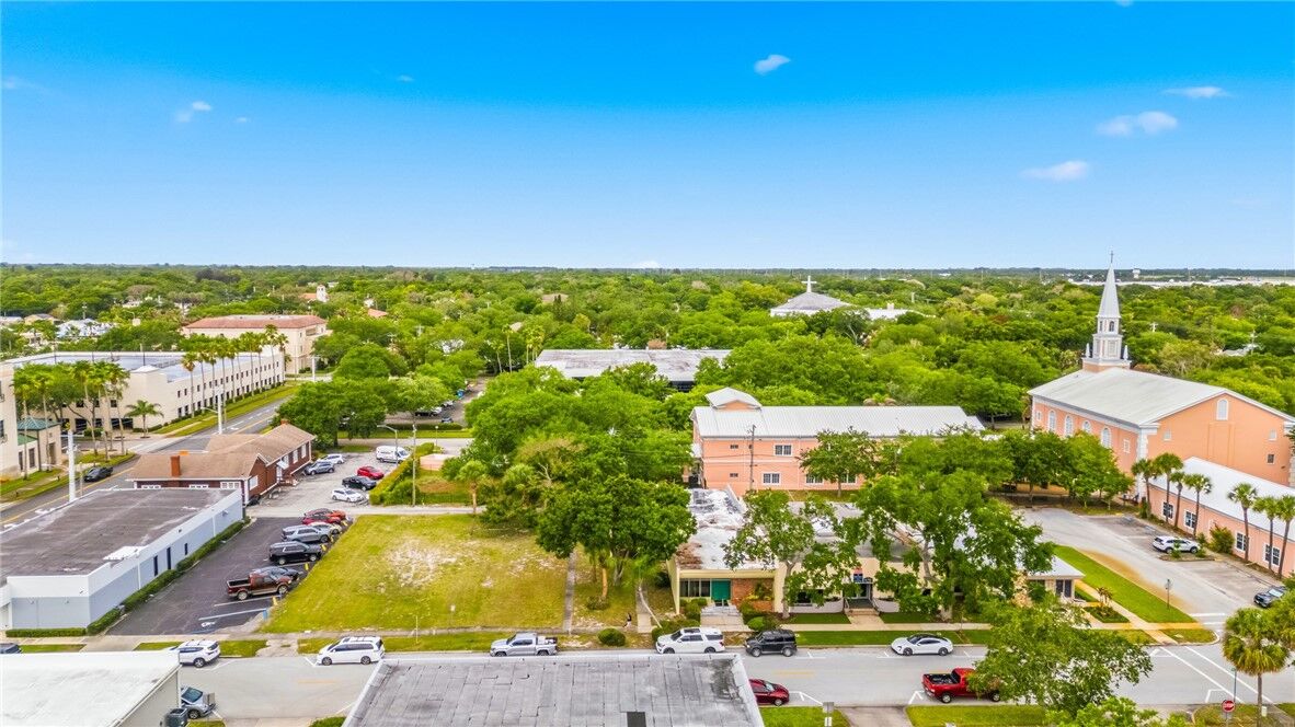 Property Photo:  2125 15th Avenue  FL 32960 
