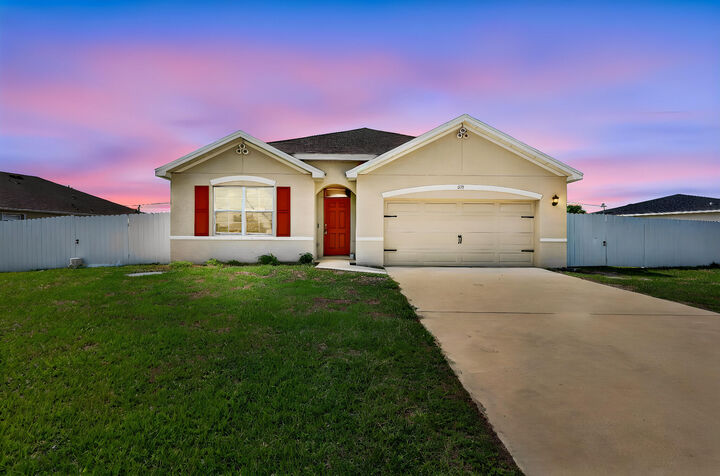 Property Photo:  393 SW Tarra Avenue  FL 34953 