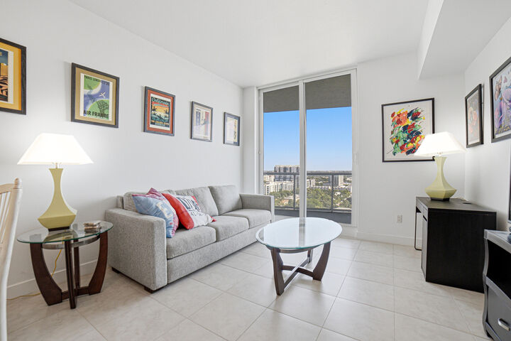 Property Photo:  315 NE 3rd Avenue 1509  FL 33301 