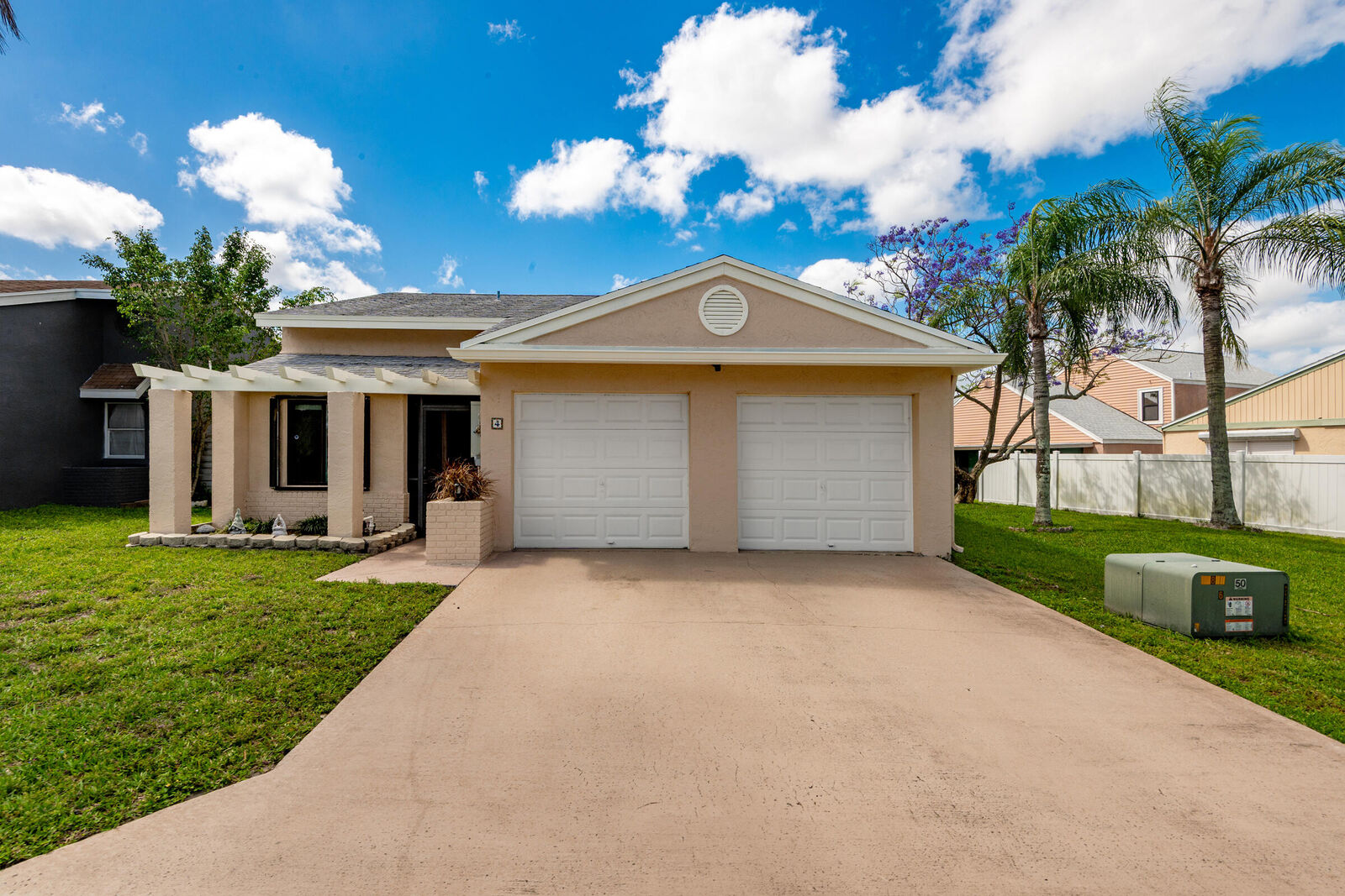 Property Photo:  4 Verwood Way  FL 33426 