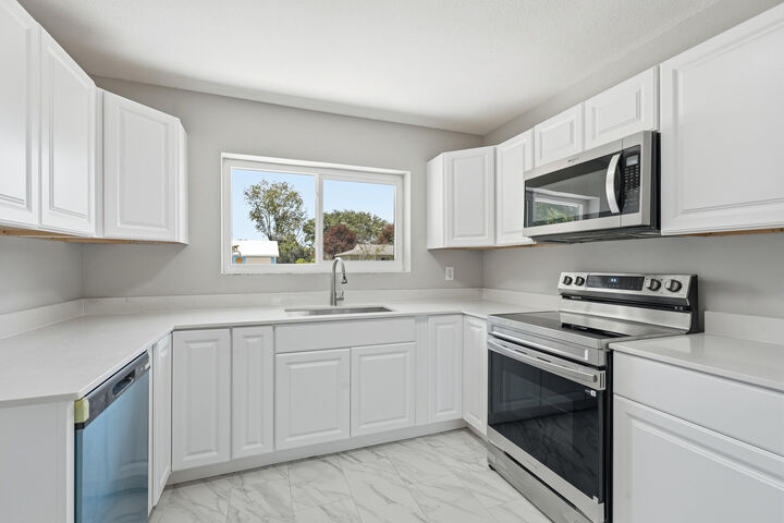 Property Photo:  1343 SE Vestridge Lane  FL 34952 