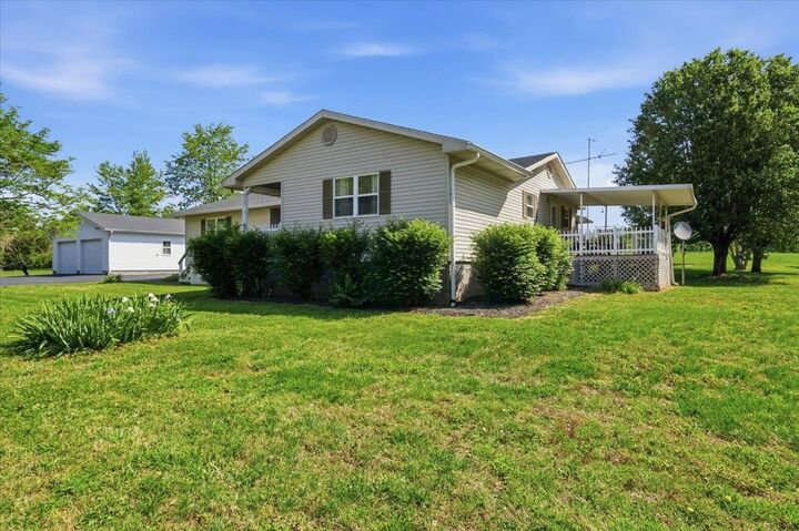 Property Photo:  1650 Van Meter Road  KY 42274 