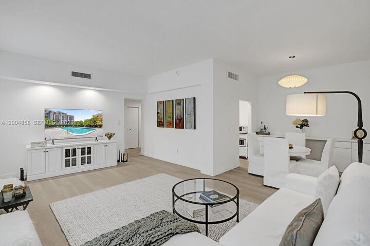 Property Photo:  625 Biltmore Way 103  FL 33134 