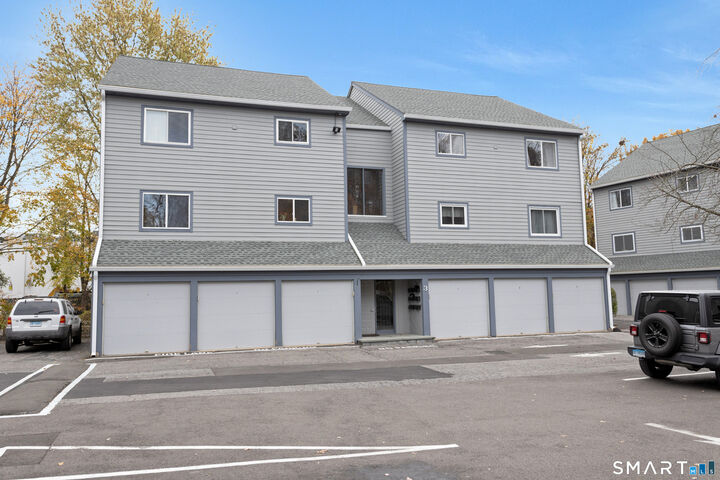 Property Photo:  267 West Cedar Street 3E  CT 06854 