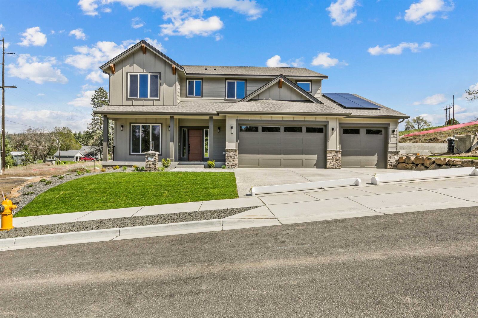 Property Photo: 3757 S Aldo Rd WA 99223