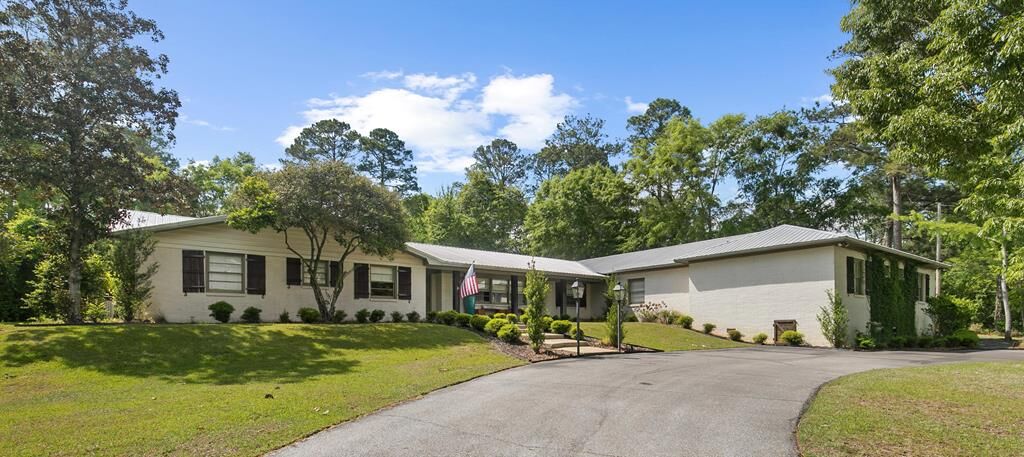 Property Photo:  1103 Cornell  AL 36303 