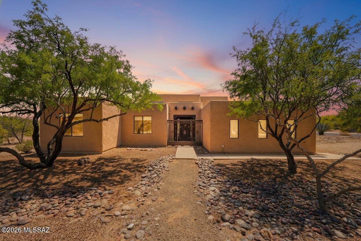 Property Photo:  1505 W Via Muleje  AZ 85629 