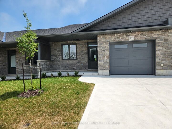 8 Mercedes Crescent N — photo 1