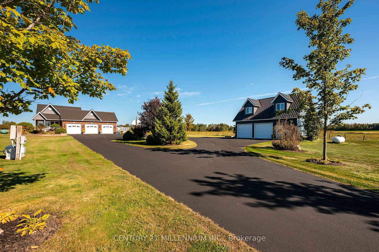 Photo de la propriété:  395115 County Road 12 Road  ON L9W 0N4 