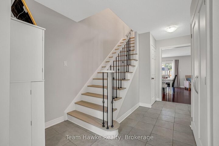 Property Photo: 15 White Boulevard ON L4J 5Z4