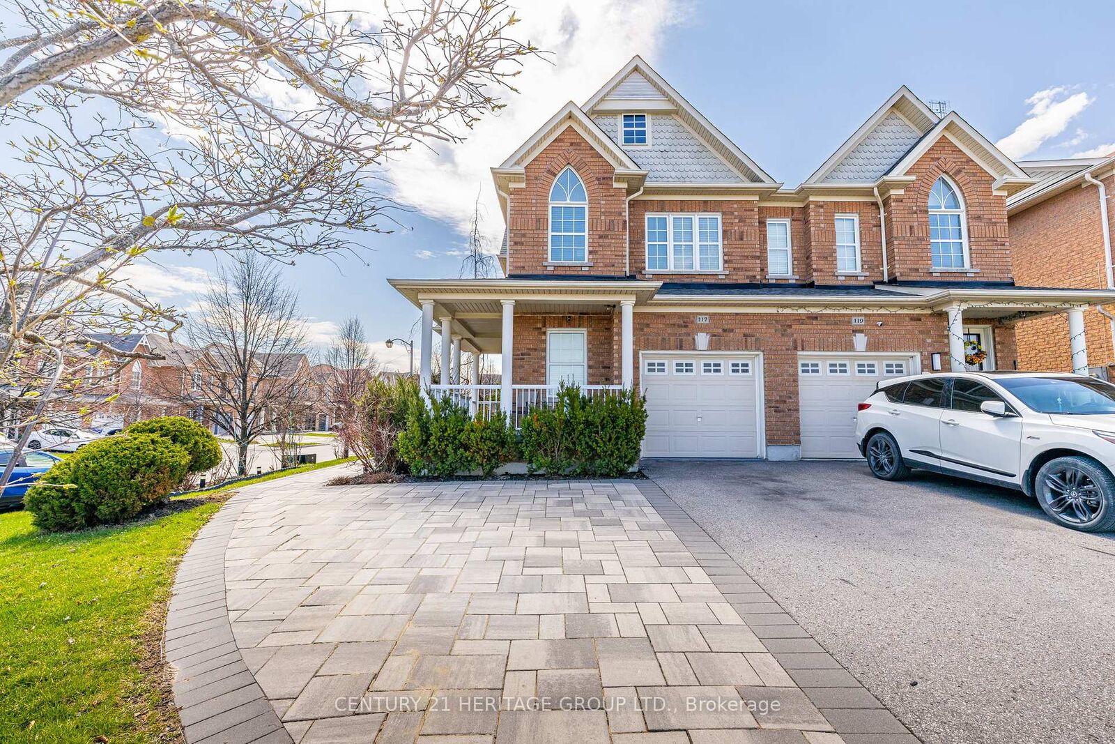 Property Photo:  117 Four Seasons Crescent  ON L9N 0C4 