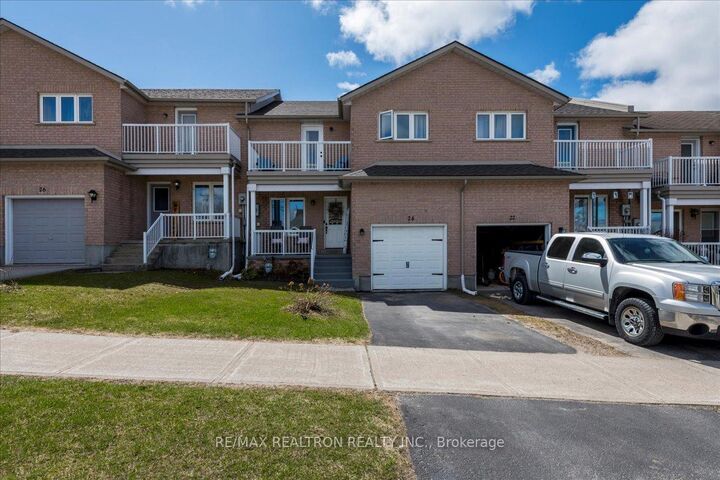 24 Owen Street — photo 1