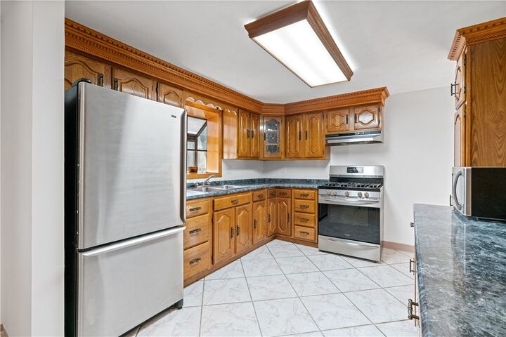 Property Photo:  737 Courtview  PA 15601 